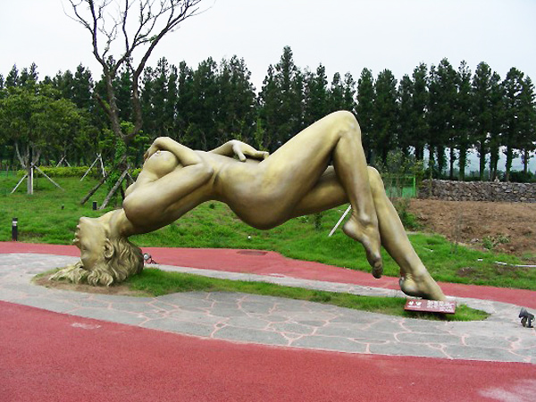 «Love Land»: To πάρκο της Νότιας Κορέας που είναι… ακατάλληλο για ανηλίκους! (φωτο)