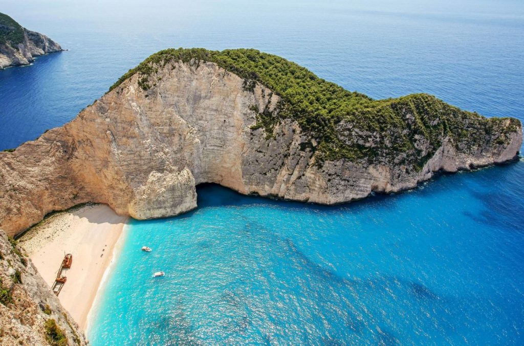 Ζάκυνθος: Το ελληνικό νησί που θα σε κάνει να «κολλήσεις» μαζί του