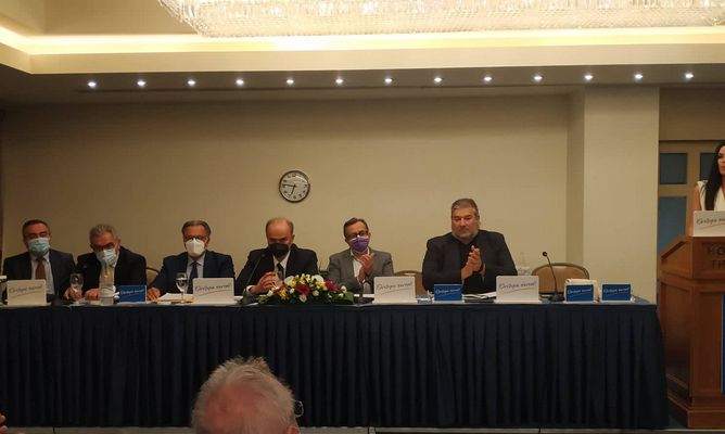 Μεγάλη εκδήλωση «καραμανλικών» και «σαμαρικών» στην Θεσσαλονίκη: «Πρέπει να τελειώνουμε με τον Μητσοτάκη»