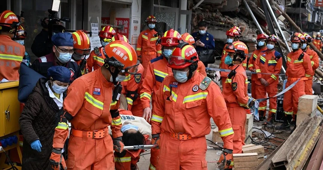 Κίνα: Γυναίκα έμεινε για σχεδόν 6 μέρες μέσα σε συντρίμια πολυκατοικίας – Ανασύρθηκε ζωντανή