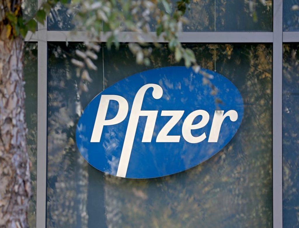 Εκτοξεύθηκαν κατά 77% από πέρυσι τα έσοδα της Pfizer – Έφτασαν τα 26 δισ. δολάρια στο πρώτο τρίμηνο του 2022