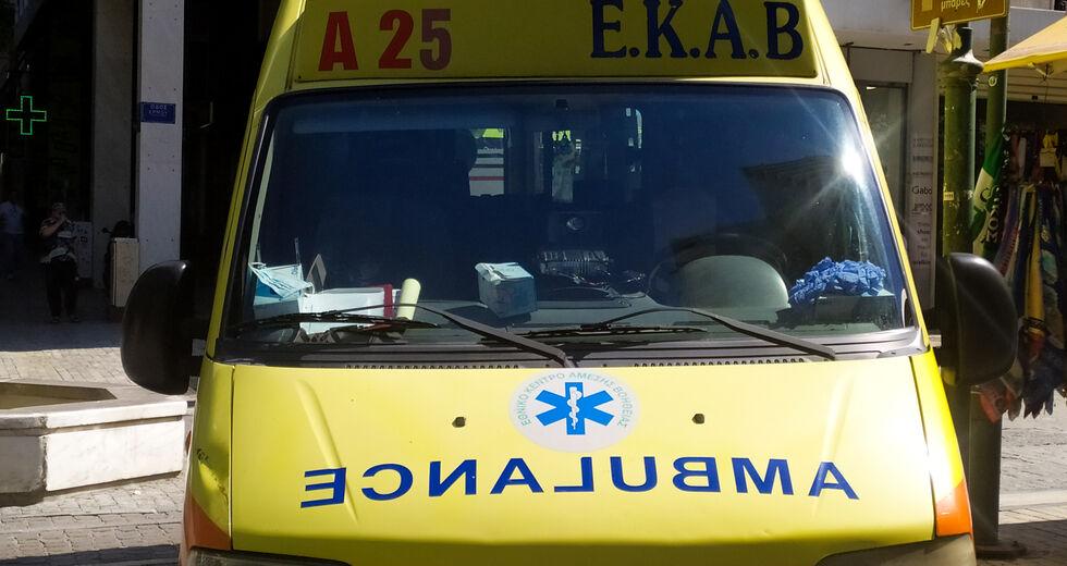 Λαμία: 23χρονος οδηγός βγήκε από θαύμα ζωντανός από τροχαίο με νταλίκα  – Άναψε λαμπάδα στον Άγιο Λουκά