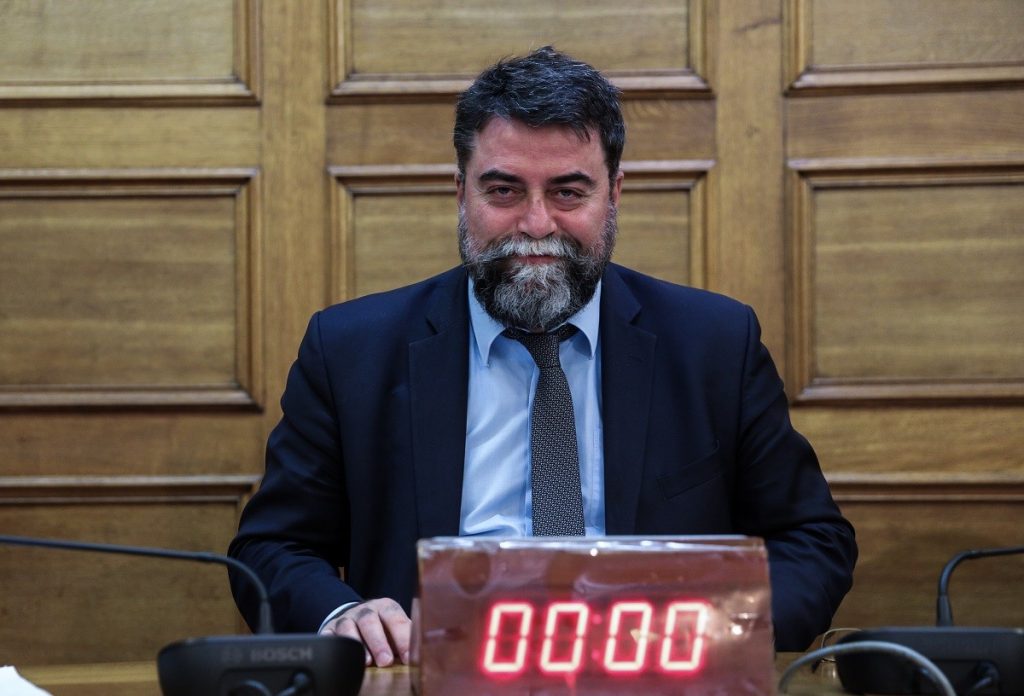 Αποπομπή του βουλευτή Οικονόμου από τη ΝΔ ζητά ο ΣΥΡΙΖΑ: «Σεξιστικός οχετός»