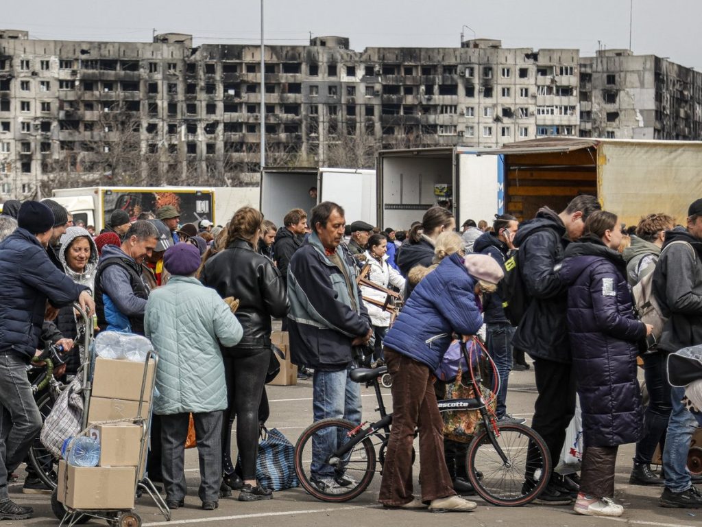 Ουκρανία: 344 άμαχοι διασώθηκαν από τη Μαριούπολη και άλλες πόλεις