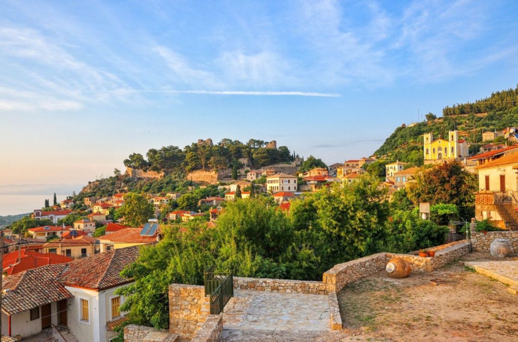 Ετοίμασε βαλίτσες: Τα πέντε πιο όμορφα παραθαλάσσια χωριά στην Πελοπόννησο