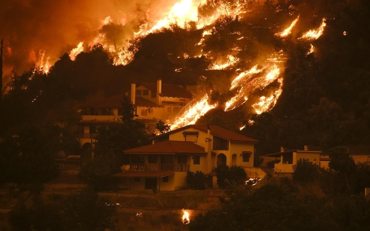 Κόλαφος για την κυβέρνηση το ντοκιμαντέρ για τις πυρκαγιές στην Β.Εύβοια: «Μας εκδίωξαν από τα χωριά μας» (βίντεο)