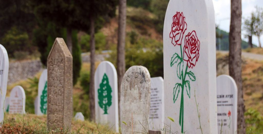 Όλοι μαζί: ΣΥΡΙΖΑ, ο ΑΝΤΑΡΣΥΑ και η ΚΕΕΡΦΑ θέλουν τη δημιουργία… μουσουλμανικού νεκροταφείου στην Αττική