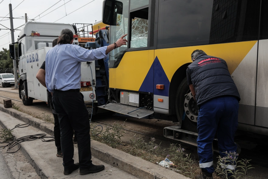 Τροχαίο με λεωφορείο στην παραλιακή – «Δεν έπιασαν τα φρένα» είπε ο οδηγός