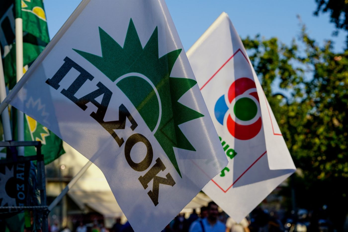 ΚΙΝΑΛ: «Κίνημα Αλλαγής» ή «ΠΑΣΟΚ – Κίνημα Αλλαγής» οι δυο επιλογές για το όνομα του κόμματος