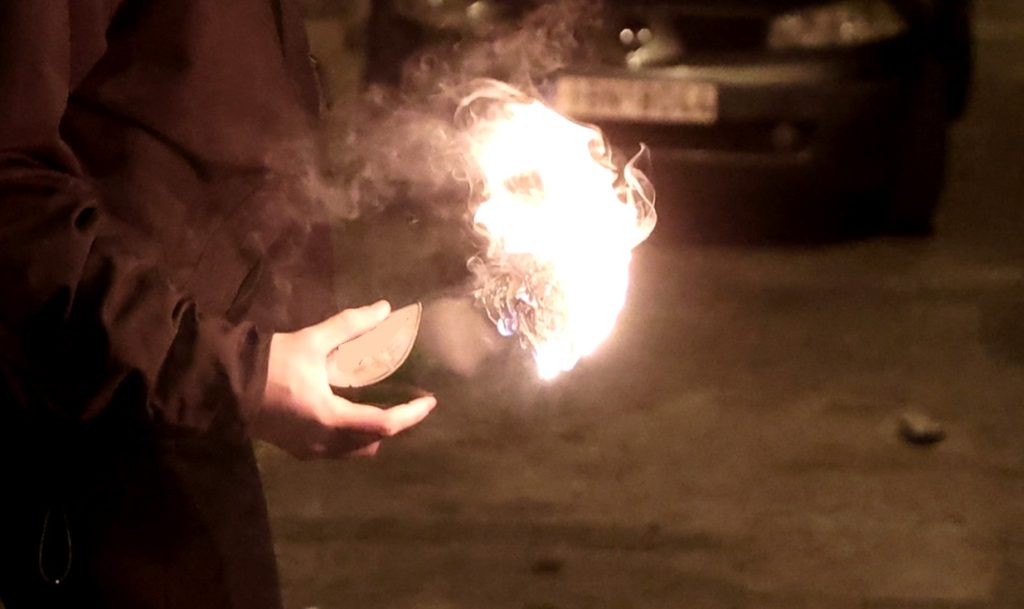 Εξάρχεια: Επίθεση με μολότοφ εναντίον ΜΑΤ από ομάδα αγνώστων