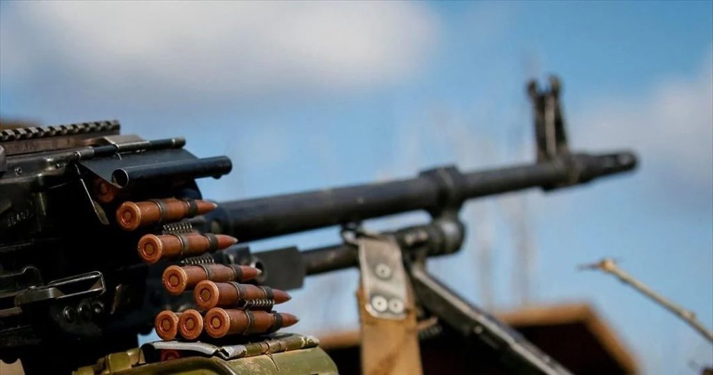 Καμία έννοια νόμου και τάξης στις πόλεις που ελέγχει το Κίεβο: Οπλοφόροι πυροβολούν πολίτες (βίντεο)