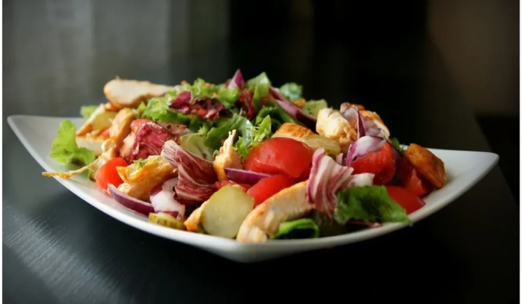 10+2 τροφές που απαγορεύεται να τις φάτε ωμές ή ακατέργαστες