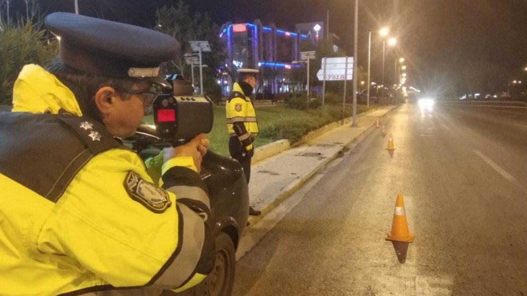 Μπαράζ προστίμων για κόντρες στην παραλιακή – Βεβαιώθηκαν 147 παραβάσεις