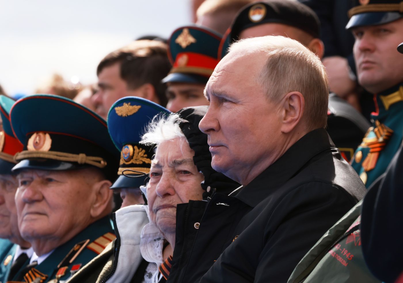 B.Πούτιν: «H Δύση ετοιμαζόταν για εισβολή στη γη μας – Δώσαμε προληπτική απάντηση» – Εικόνες από την παρέλαση