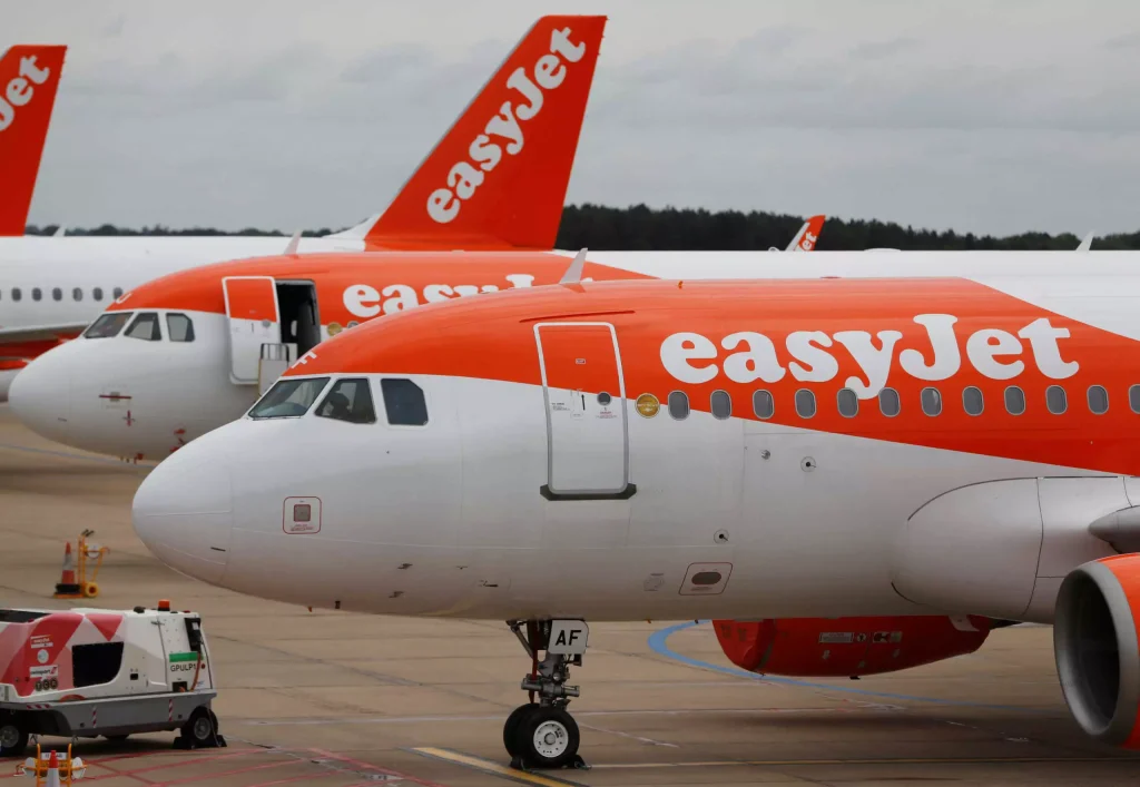 EasyJet: Aφαιρεί θέσεις στα αεροπλάνα για να πετά με λιγότερο προσωπικό