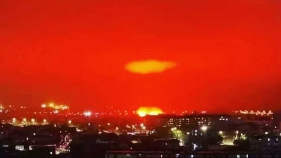 Πρωτοφανές θέαμα στην Κίνα: «Βάφτηκε» κόκκινος ο ουρανός στην περιοχή Ζουσάν (βίντεο)