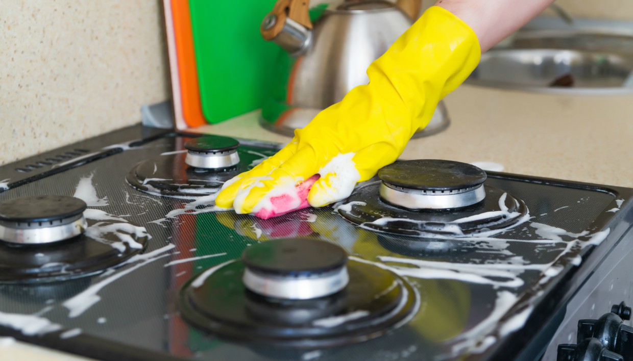 Θα σας «λύσει τα χέρια»: Αυτό είναι το υλικό της κουζίνας που… εξαφανίζει τα λίπη