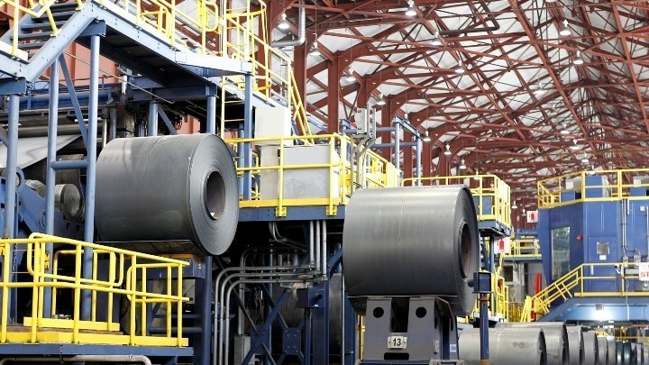 Οι ΗΠΑ αναστέλλουν για ένα χρόνο τους δασμούς στον ουκρανικό χάλυβα