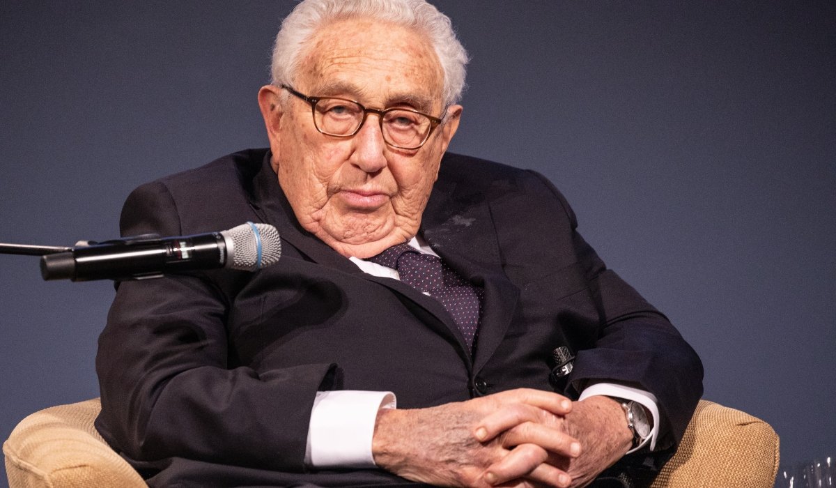 Χένρι Κίσινγκερ: Προειδοποιεί κατά της «εχθρικής στάσης» προς Κίνα & Ρωσία – Αν ενωθούν…