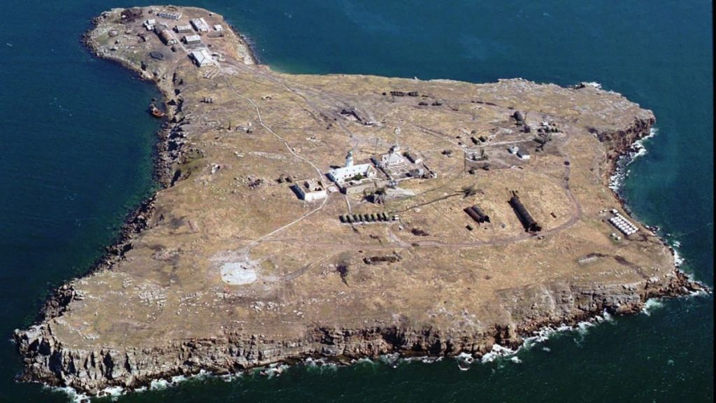 Πώς συνετρίβη από τους Ρώσους η προσπάθεια ανακατάληψης από τους Ουκρανούς του Φιδονησίου στην Μαύρη Θάλασσα