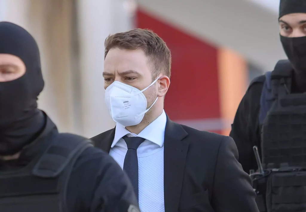 Γλυκά Νερά: Συνεχίζεται η δίκη του Μπάμπη Αναγνωστοπούλου – Ποιοι καταθέτουν σήμερα