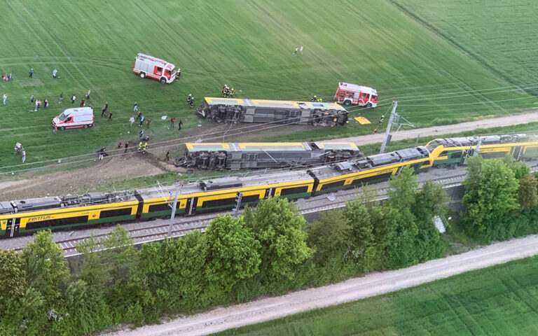 Εκτροχιασμός τρένου στην Αυστρία – Τουλάχιστον ένας νεκρός και πάνω από 10 τραυματίες