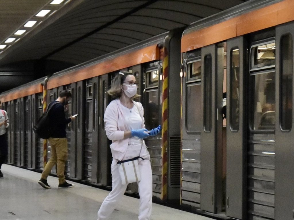 «Πετάει» και η Κύπρος τις μάσκες στους εσωτερικούς χώρους