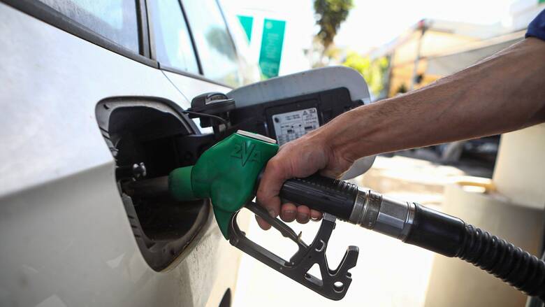 H Eλλάδα έχει την 3η ακριβότερη βενζίνη της ΕΕ – Με μισθούς πείνας