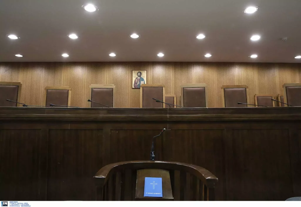 Δικηγόρος άφησε την τελευταία του πνοή σε δικαστήριο στην Πάτρα