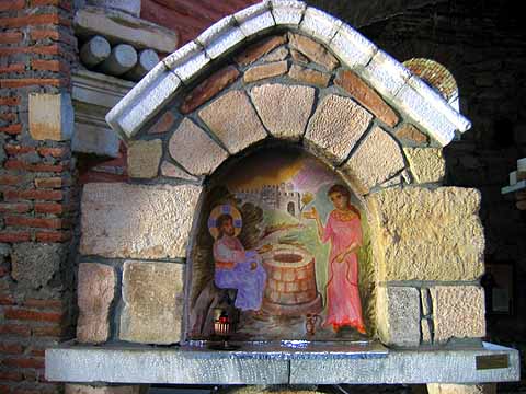 Αγία Φωτεινή Μαντινείας: Το πέτρινο αρχιτεκτονικό παράδοξο της αρκαδικής γης