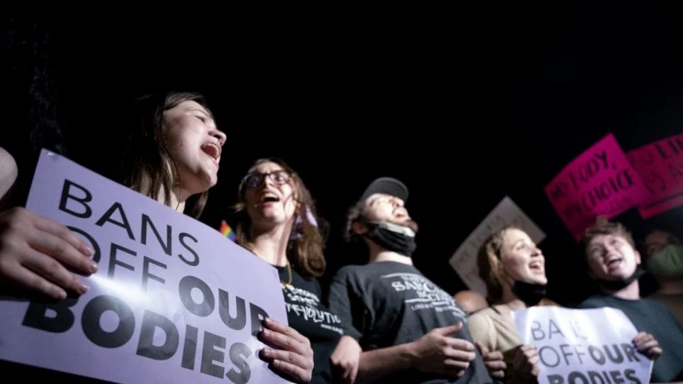 Με «καλοκαίρι της οργής» απειλούν οι υποστηρικτές των αμβλώσεων – Πολιτικά οφέλη προσπαθούν να αποκομίσουν οι Δημοκρατικοί