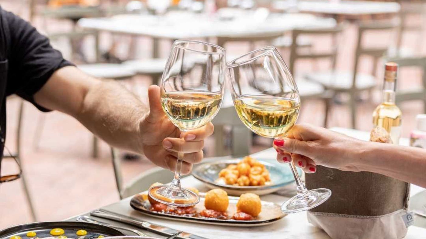 Η κατανάλωση κρασιού μαζί με το φαγητό σχετίζεται με μικρότερο κίνδυνο εμφάνισης διαβήτη τύπου 2