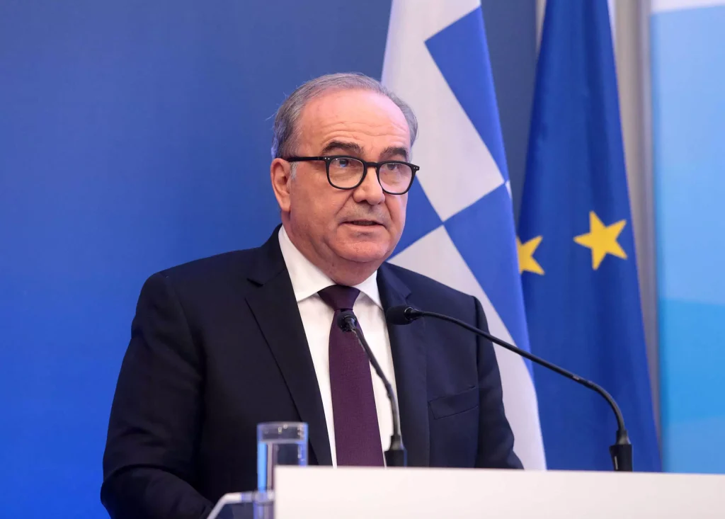 Ν.Παπαθανάσης: «Με την κατάργηση της ρήτρας θα υπάρξουν μειώσεις έως 80% στα τιμολόγια ρεύματος»