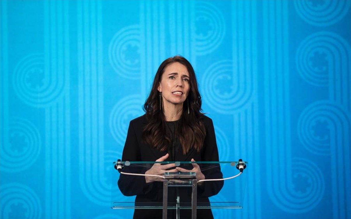 Θετική στον κορωνοϊό η πλήρως εμβολιασμένη πρωθυπουργός της Νέας Ζηλανδίας