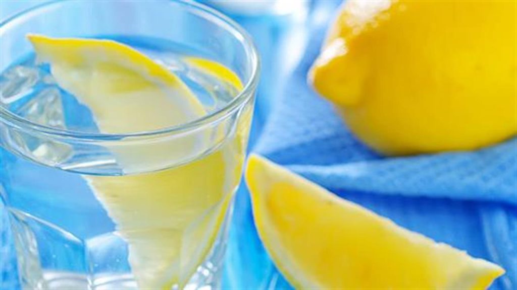 Χυμός λεμόνι: Εννιά προβλήματα υγείας που μπορεί να θεραπεύσει και ελάχιστοι γνωρίζουν