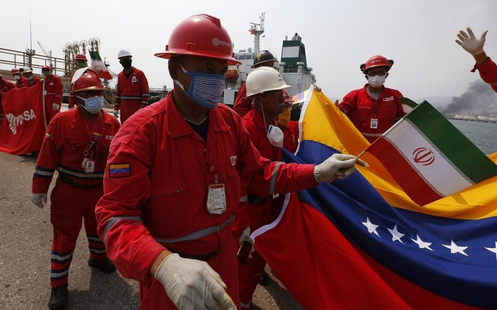 Το Ιράν υπογράφει σύμβαση 110 εκατομμυρίων ευρώ για την επισκευή διυλιστηρίου της Βενεζουέλας