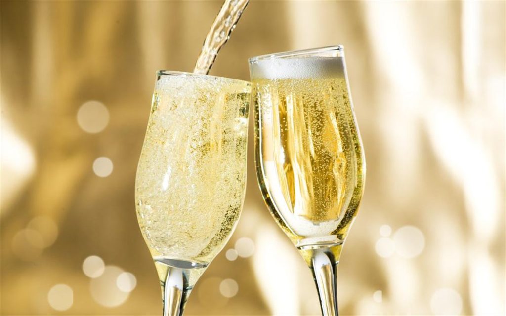 Σαμπάνια: Αυτά είναι τα οφέλη που προσφέρει η κατανάλωσή της στην υγεία