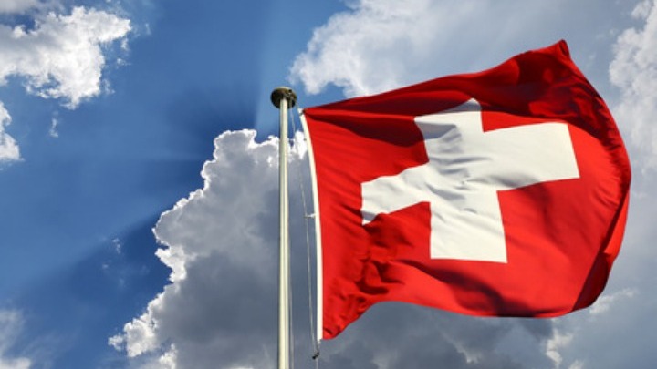 Ελβετία: «Ναι» στη Frontex και στον «νόμο Netflix» λένε οι πολίτες μέσω δημοψηφίσματος