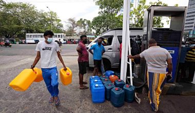 Σρι Λάνκα: Έχει επάρκεια βενζίνης μόνο για 24 ώρες – Ελλείψεις και σε βασικά φάρμακα