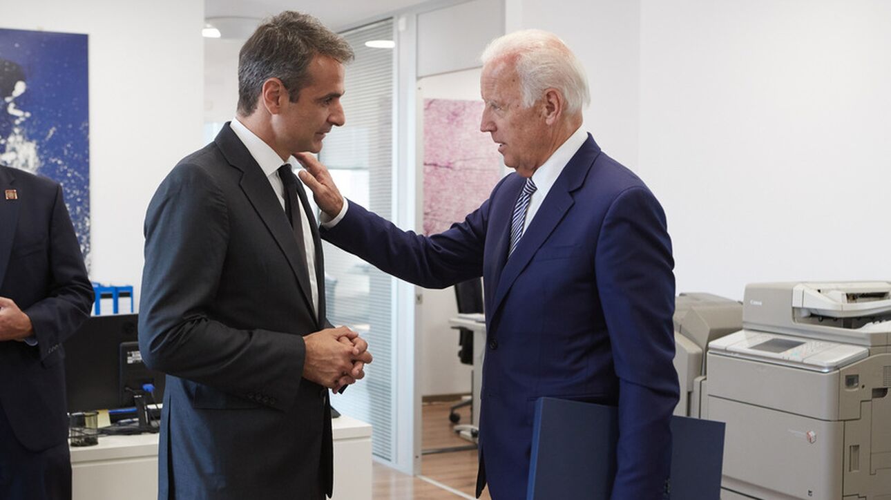 Στον Λευκό Οίκο ο Κυριάκος Μητσοτάκης – Σε εξέλιξη η συνάντησή του με τον Τζο Μπάιντεν (βίντεο)