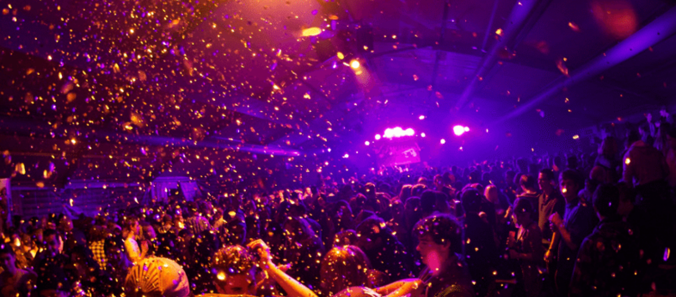 Ιστορία φρίκης: Σκότωσε τους γονείς του για να κάνει πάρτι στο σπίτι – Τον κατήγγειλε ο κολλητός του