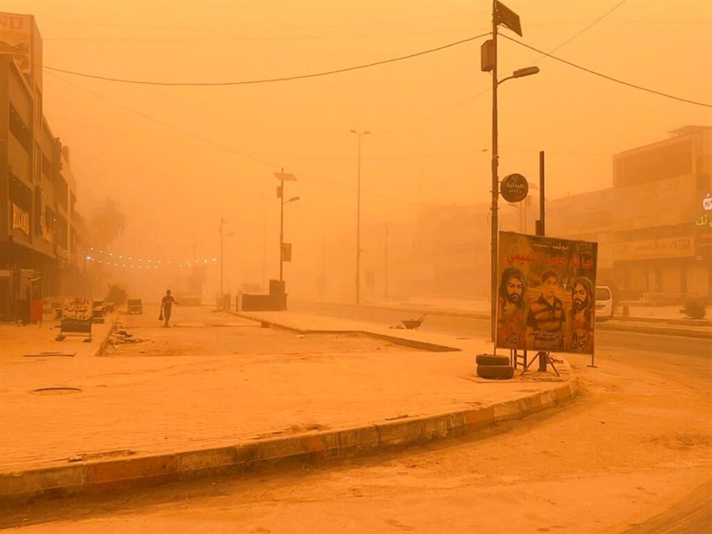 Σφοδρή αμμοθύελλα «κατάπιε» το Ιράκ – Κλειστά σχολεία, αεροδρόμια & δημόσιες υπηρεσίες (φωτο)