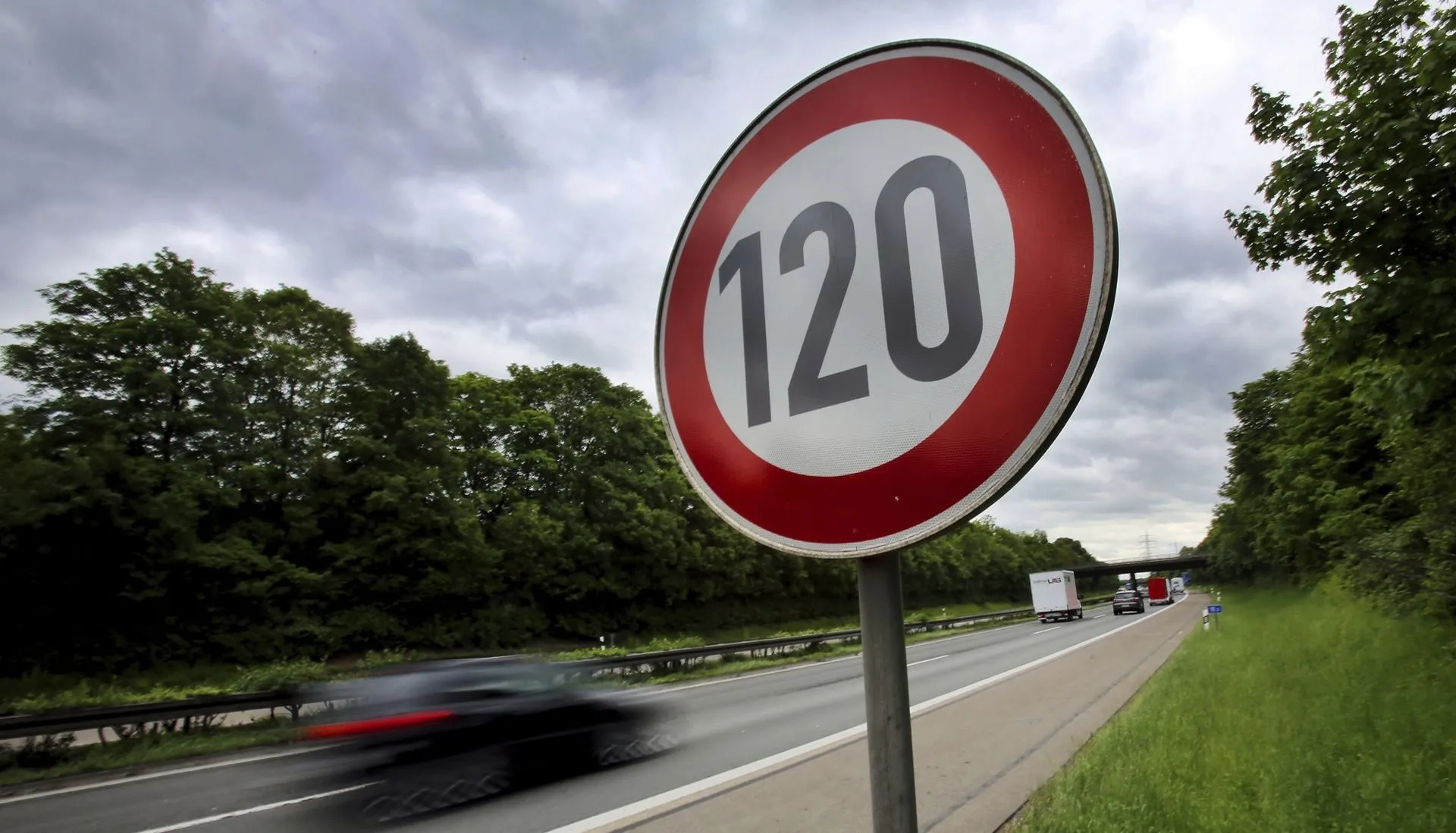 Νέες αλλαγές στα όρια ταχύτητας στους δρόμους της χώρας