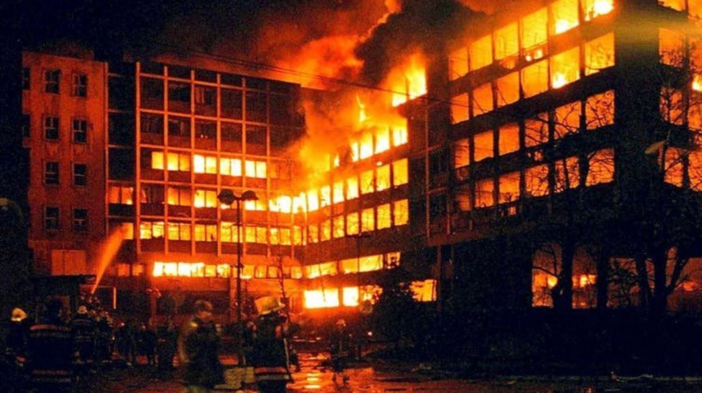 Σερβικό δημοσίευμα «σφυροκόπημα»: «Δύο σταθμά από την Δύση – Άλλο η ακεραιότητα η δική μας και άλλη της Ουκρανίας;»