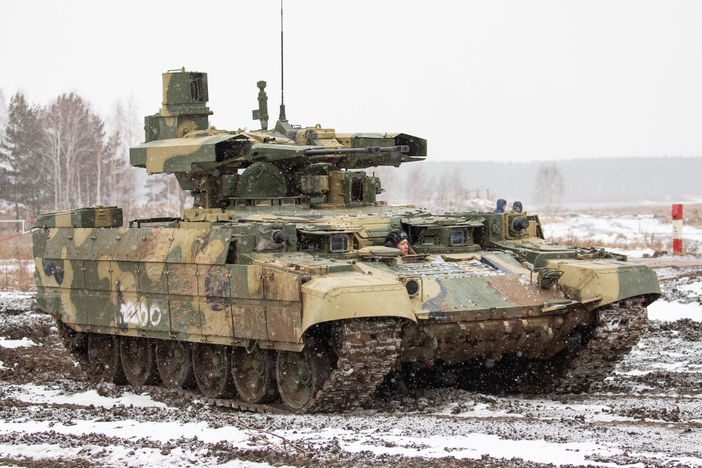 Τ-90Μ και BMP-T δίνουν νέα ορμή στην ρωσική προέλαση στο Ντονμπάς – Καταλήφθηκαν πολλές πόλεις και χωριά