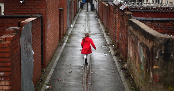 Η φτώχεια «μαστίζει» τη Βρετανία – Ένας στους τρεις παραλείπει ολόκληρα γεύματα μέσα στην ημέρα