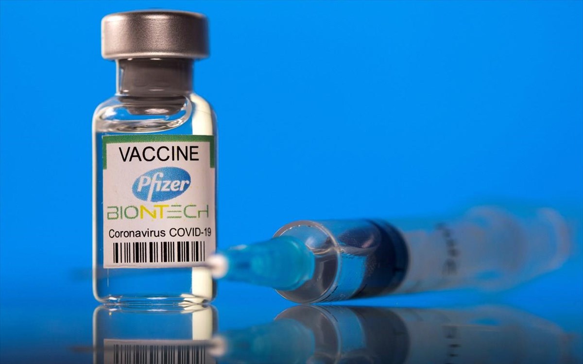 Η αναλογία εμβολιασμένων-ανεμβολίαστων στις ΜΕΘ είναι 50%-50%! – Ο Τσιόδρας όμως ζητάει οι πολίτες να κάνουν 4η δόση!