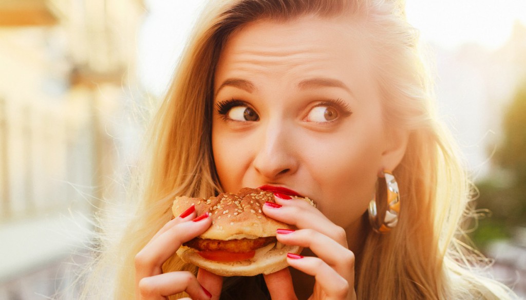 Με αυτό το κόλπο θα φύγουν οι λιγούρες για παχυντικές τροφές κατά τη διάρκεια δίαιτας