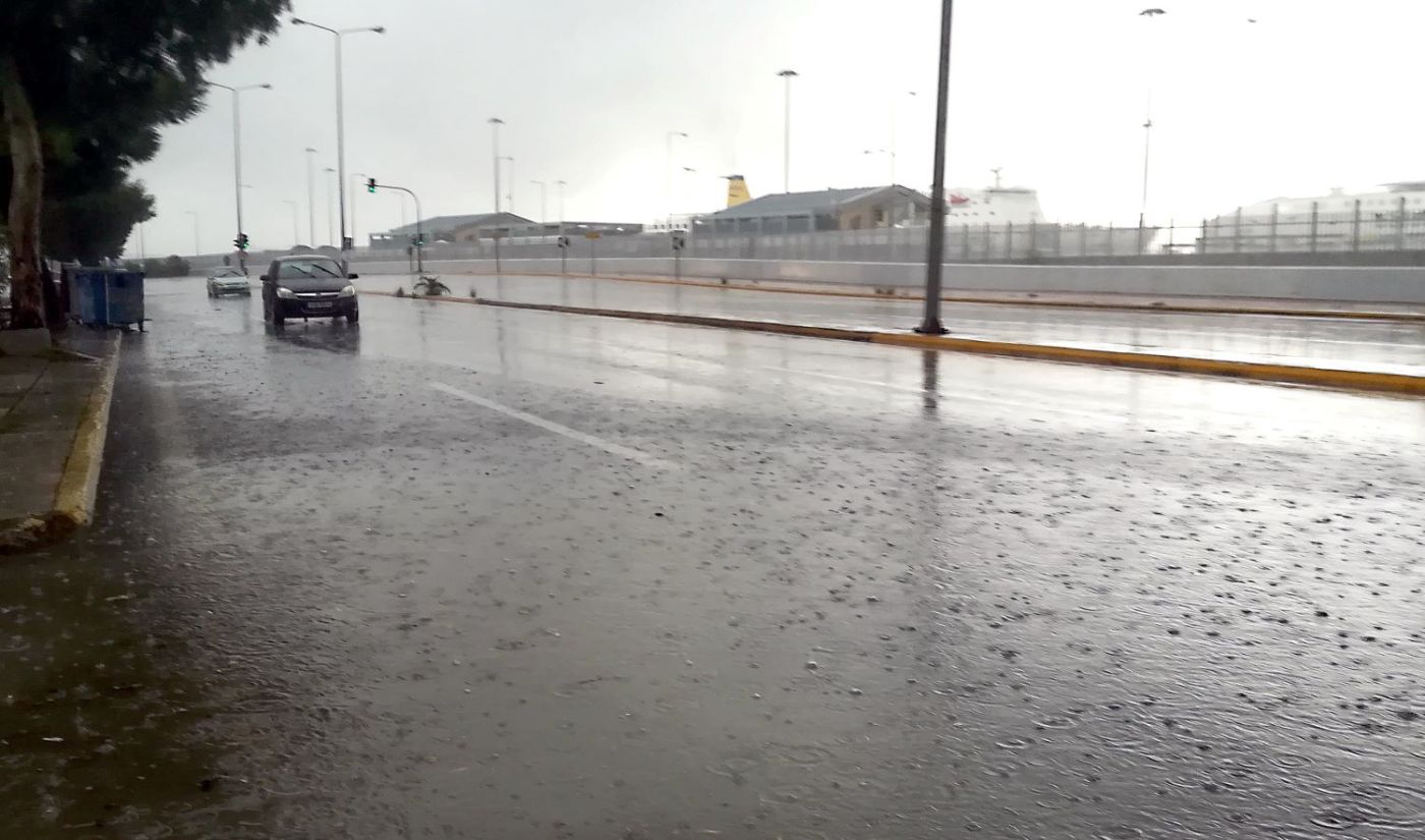 Ιωάννινα: «Ποτάμια» οι δρόμοι μετά την έντονη χαλαζόπτωση