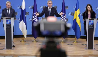 Scott Ritter: «Αν Σουηδία και Φινλανδία ενταχθούν στο ΝΑΤΟ χάνουν το δικαίωμα να υπάρχουν την ίδια στιγμή»
